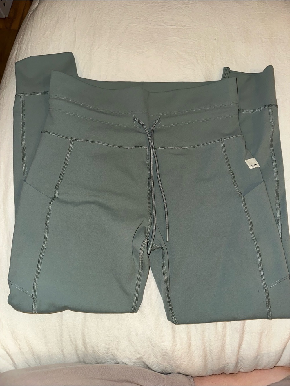 0006 Vuori Agate Green High Waisted Daily Jogger Pant- Size S